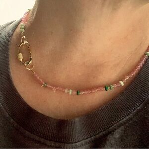 Delicate rose and green malachite beaded necklace with a golden carabiner lock